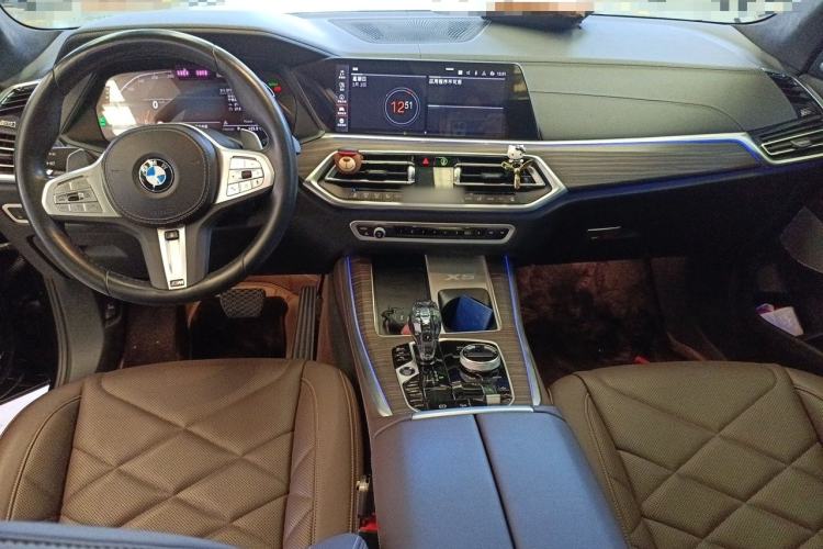 Used BMW X5 2022 Restyled xDrive 40Li Luxury Edition M Sport Package Center Console