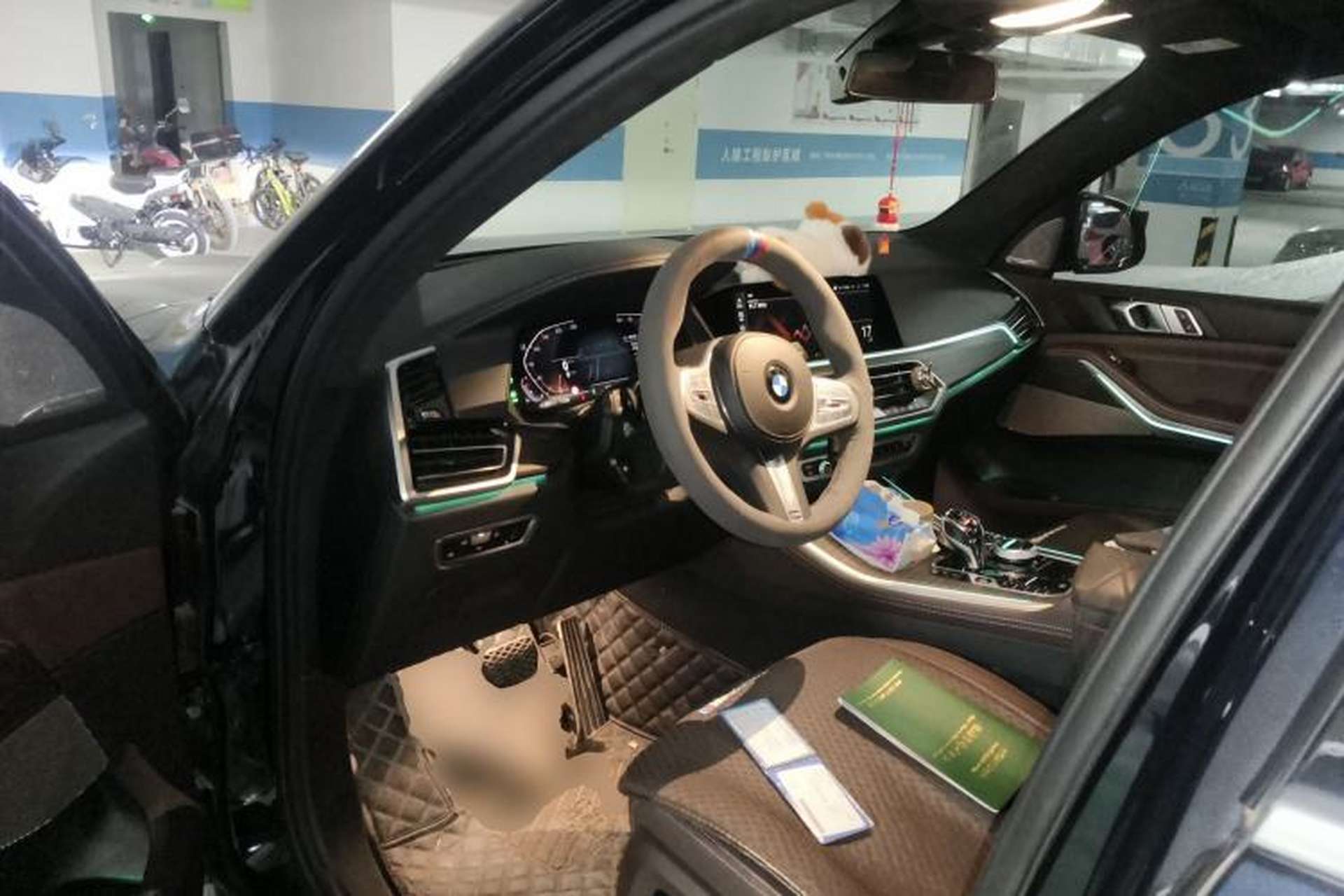 Used BMW X5 2022 xDrive 40Li M Sport Package Center Console