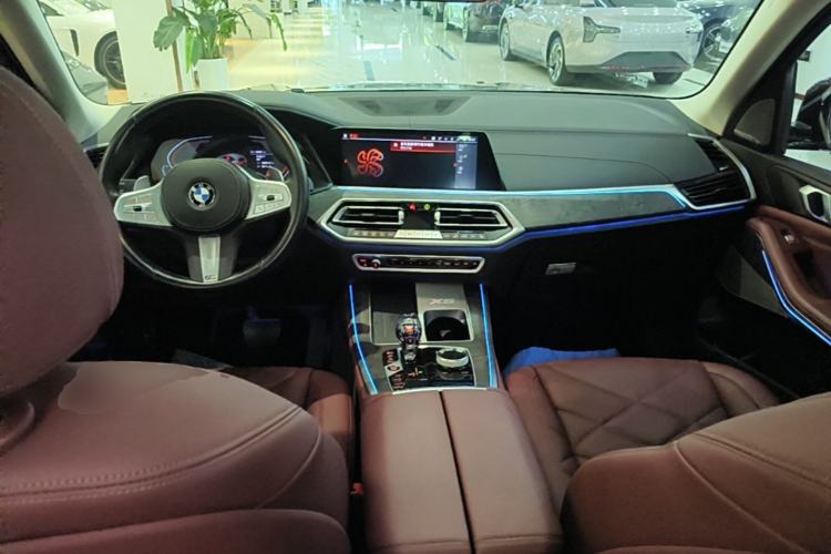 Used BMW X5 2022 xDrive 30Li Luxury M Sport Package Center Console