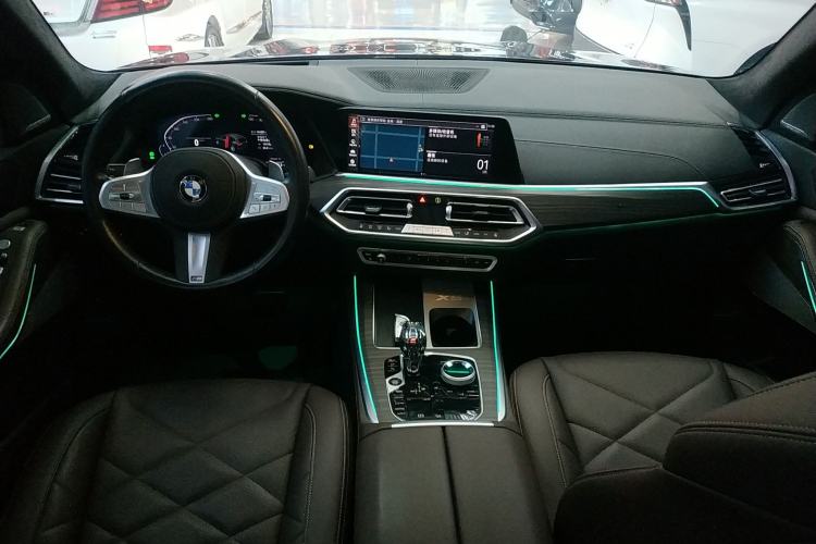 Used BMW X5 2022 Restyled xDrive 40Li M Sport Package Center Console