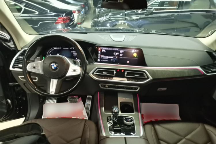 Used BMW X5 2022 Restyled xDrive 30Li Luxury Version M Sport Package Center Console