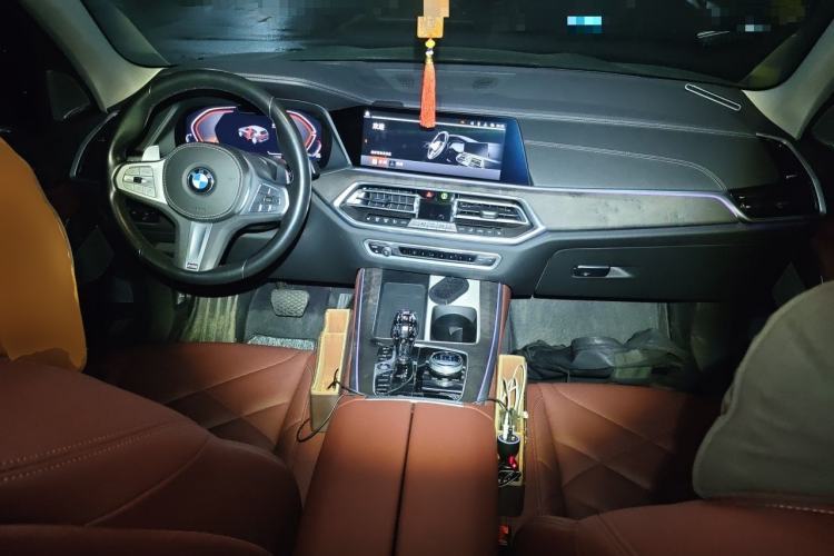 Used BMW X5 2022 Restyled xDrive 30Li Luxury Version M Sport Package Center Console