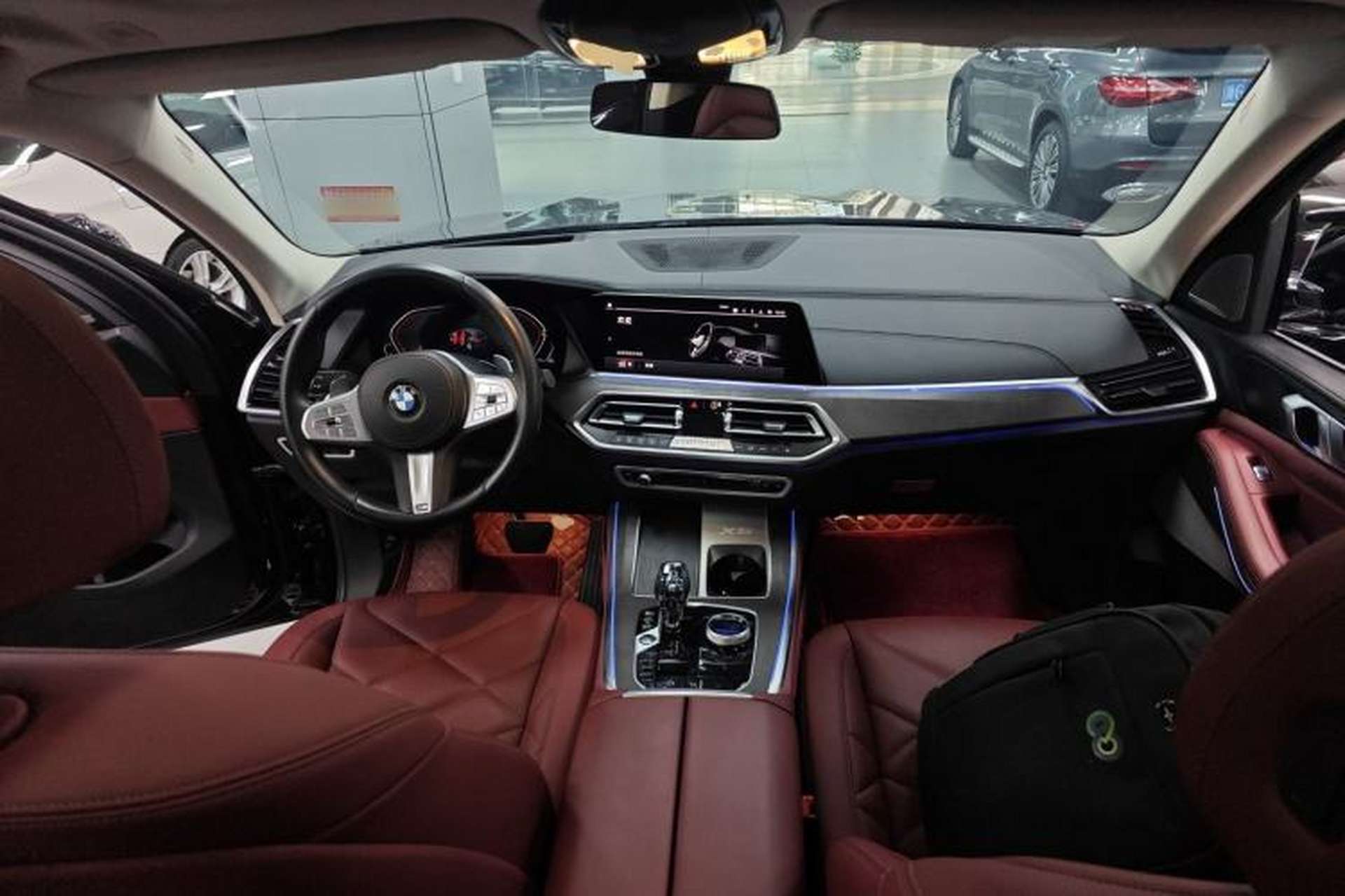 Used BMW X5 2022 xDrive 30Li Luxury M Sport Package Center Console