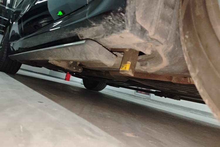 Used BMW X5 2022 xDrive 30Li Luxury M Sport Package Chassis Front Right