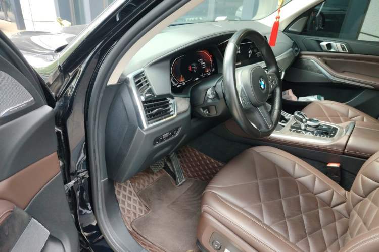 Used BMW X5 2022 xDrive 30Li Luxury M Sport Package Driver Seat