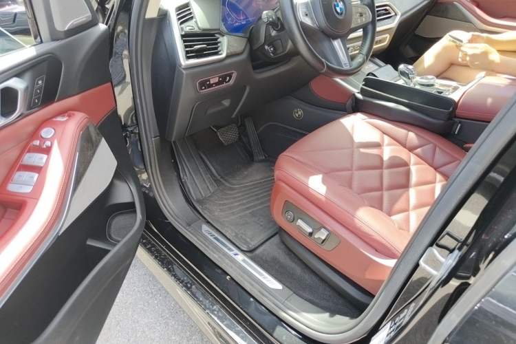 Used BMW X5 2022 Restyled xDrive 30Li Luxury Version M Sport Package Driver Seat