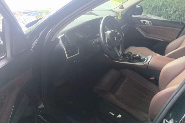 Used BMW X5 2022 xDrive40i M Sport Package Driver Seat