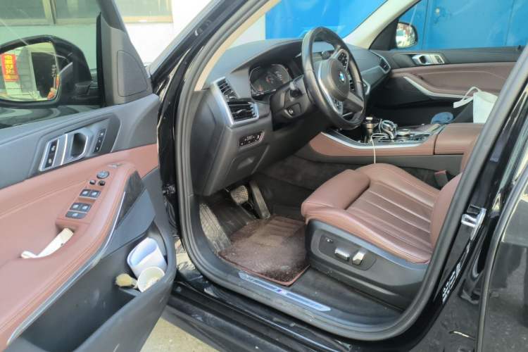 Used BMW X5 2022 xDrive30i M Sport Package Driver Seat