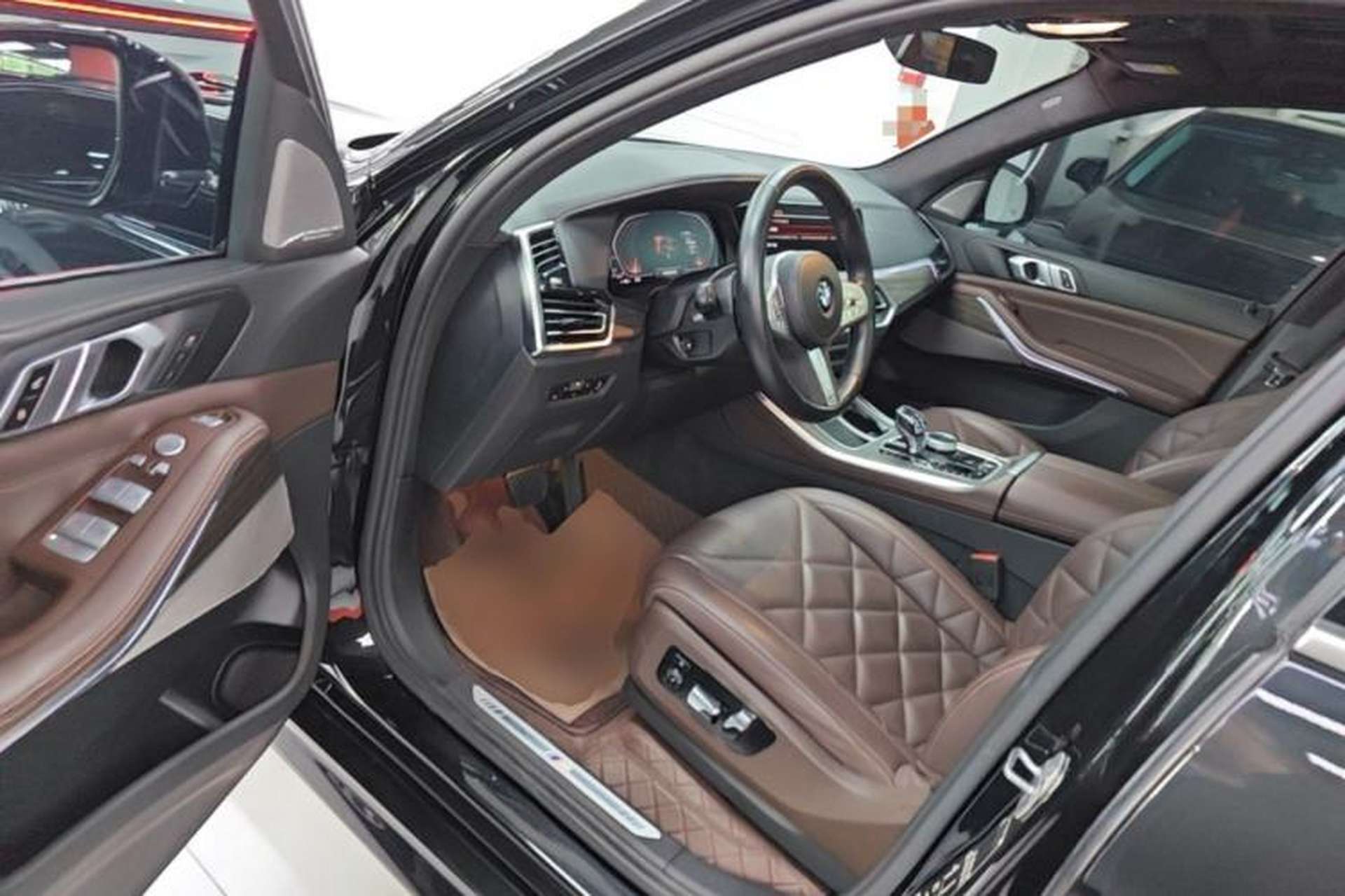 Used BMW X5 2022 Restyled xDrive 40Li M Sport Package Driver Seat