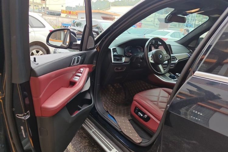Used BMW X5 2022 Restyled xDrive 40Li M Sport Package Driver Seat