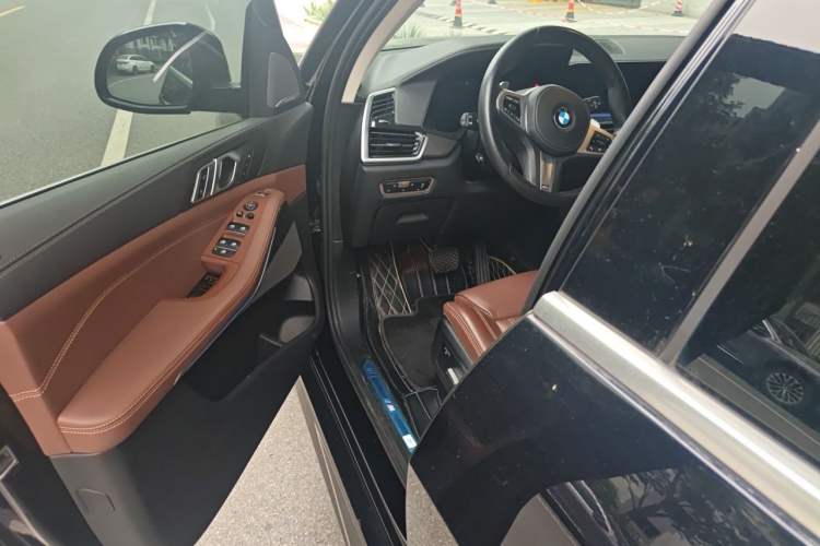 Used BMW X5 2022 xDrive40i M Sport Package Driver Seat