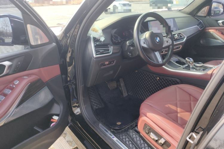 Used BMW X5 2022 Restyled xDrive 40Li M Sport Package Driver Seat