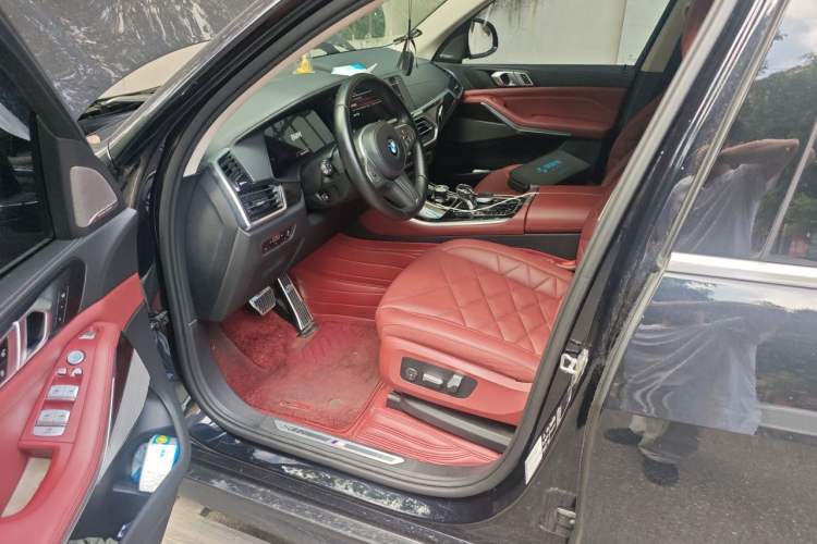 Used BMW X5 2022 Restyled xDrive 30Li Luxury Version M Sport Package Driver Seat