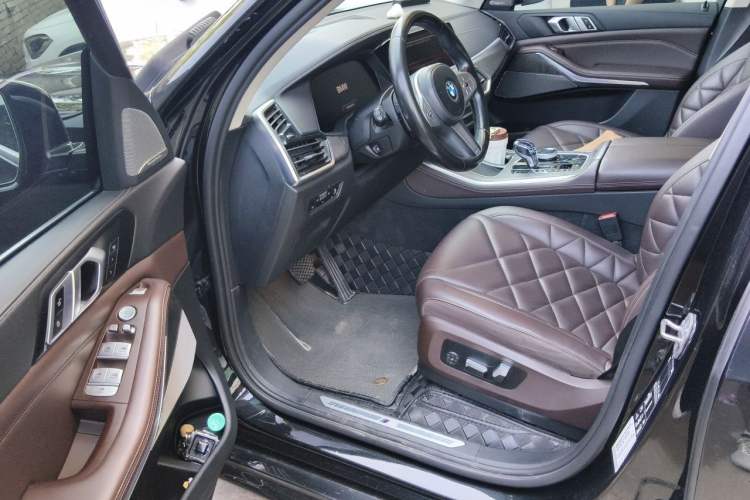 Used BMW X5 2022 xDrive 30Li Luxury M Sport Package Driver Seat