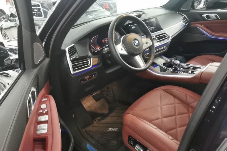 Used BMW X5 2022 Restyled xDrive 40Li M Sport Package Driver Seat