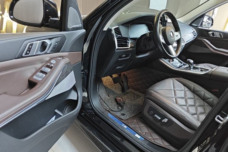 Used BMW X5 2022 xDrive 30Li Luxury M Sport Package Driver Seat