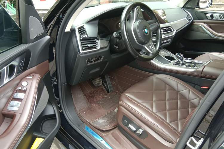 Used BMW X5 2022 xDrive 30Li M Sport Package Driver Seat
