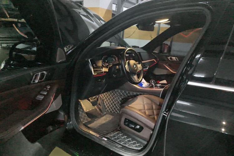 Used BMW X5 2022 Restyled xDrive 40Li M Sport Package Driver Seat