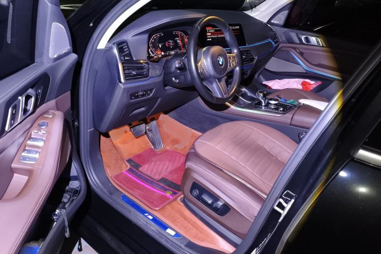 Used BMW X5 2022 xDrive 30Li Luxury M Sport Package Driver Seat