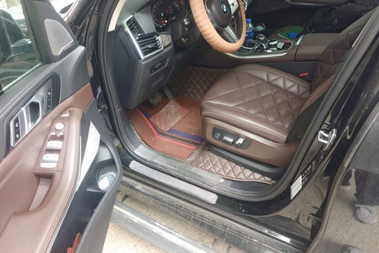 Used BMW X5 2022 Restyled xDrive 30Li Luxury Version M Sport Package Driver Seat