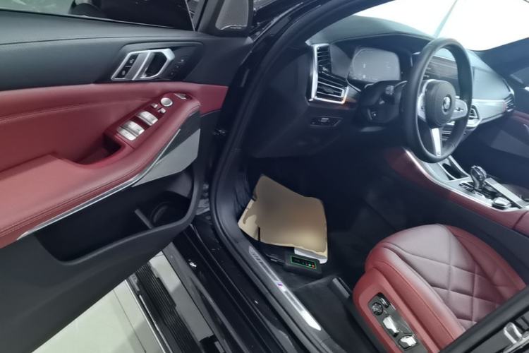 Used BMW X5 2022 Restyled xDrive 40Li M Sport Package Driver Seat