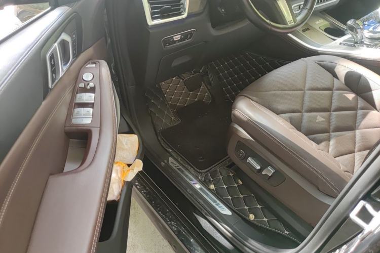 Used BMW X5 2022 xDrive 30Li Luxury M Sport Package Driver Seat