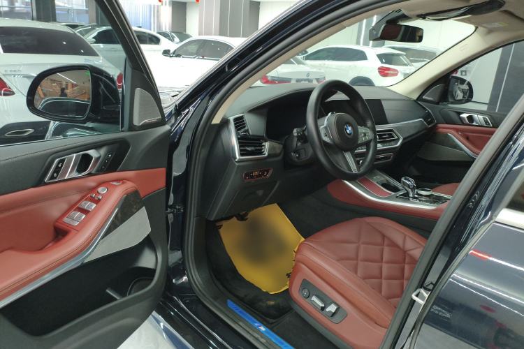 Used BMW X5 2022 xDrive 30Li Luxury M Sport Package Driver Seat