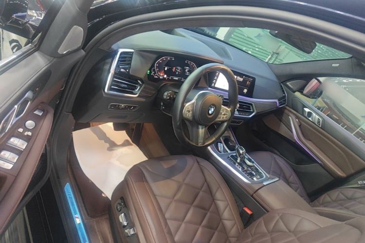 Used BMW X5 2022 Restyled xDrive 40Li M Sport Package Driver Seat