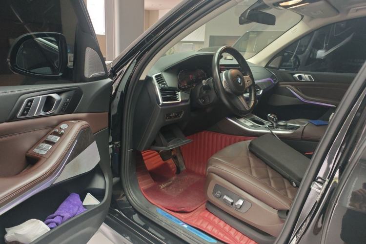 Used BMW X5 2022 xDrive 30Li M Sport Package Driver Seat