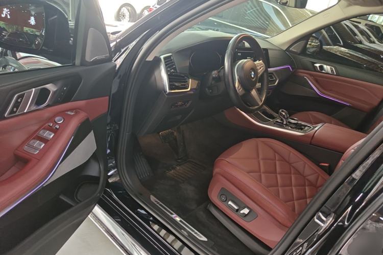 Used BMW X5 2022 xDrive 30Li Luxury M Sport Package Driver Seat