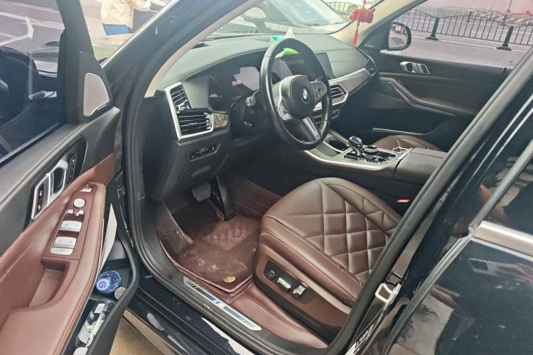 Used BMW X5 2022 Restyled xDrive 30Li Luxury Version M Sport Package Driver Seat