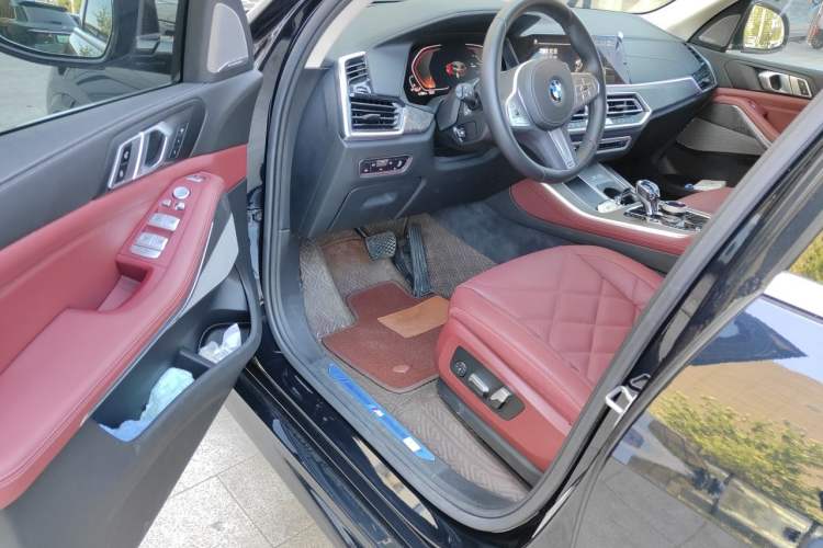 Used BMW X5 2022 Restyled xDrive 30Li Luxury Version M Sport Package Driver Seat