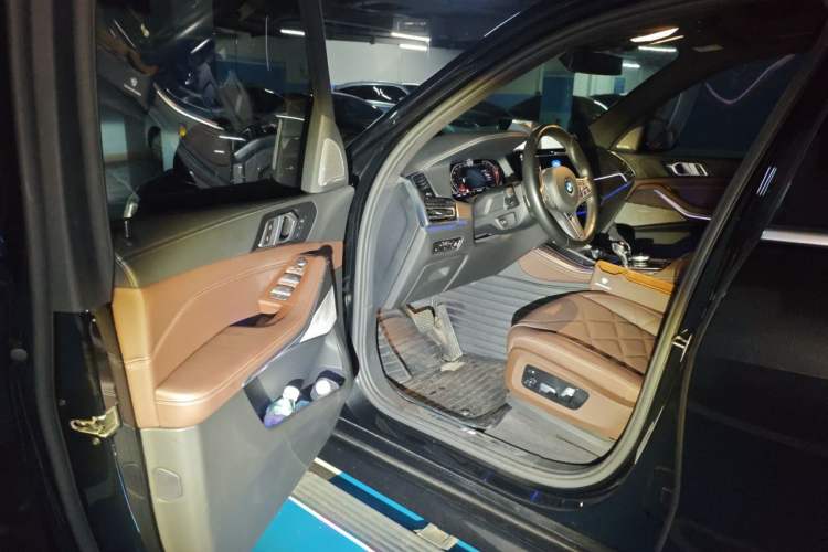 Used BMW X5 2022 xDrive 40Li Luxury Edition M Sport Package Driver Seat