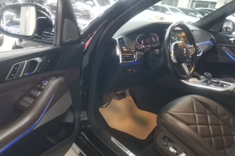 Used BMW X5 2022 Restyled xDrive 40Li M Sport Package Driver Seat