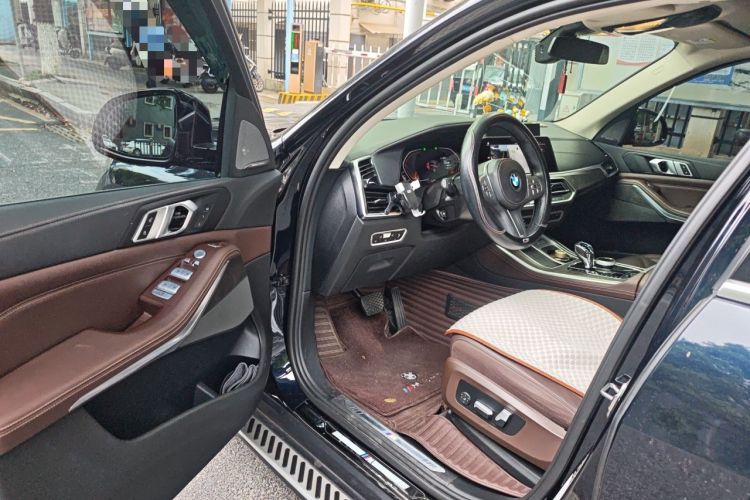 Used BMW X5 2022 Restyled xDrive 30Li M Sport Package Driver Seat