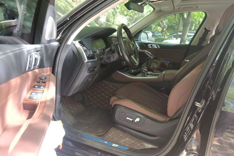 Used BMW X5 2022 xDrive40i M Sport Package Driver Seat