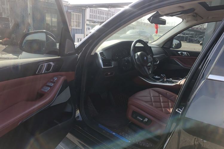 Used BMW X5 2022 Restyled xDrive 30Li Luxury Version M Sport Package Driver Seat