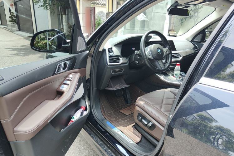 Used BMW X5 2022 Restyled xDrive 30Li Luxury Version M Sport Package Driver Seat