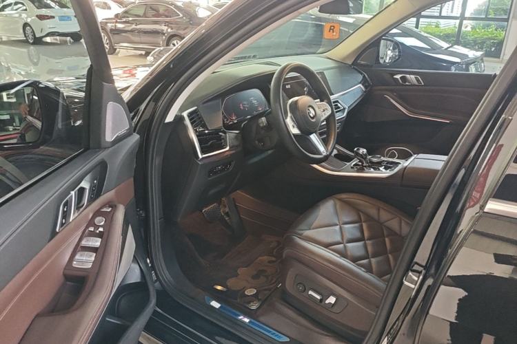 Used BMW X5 2022 xDrive 30Li Luxury M Sport Package Driver Seat