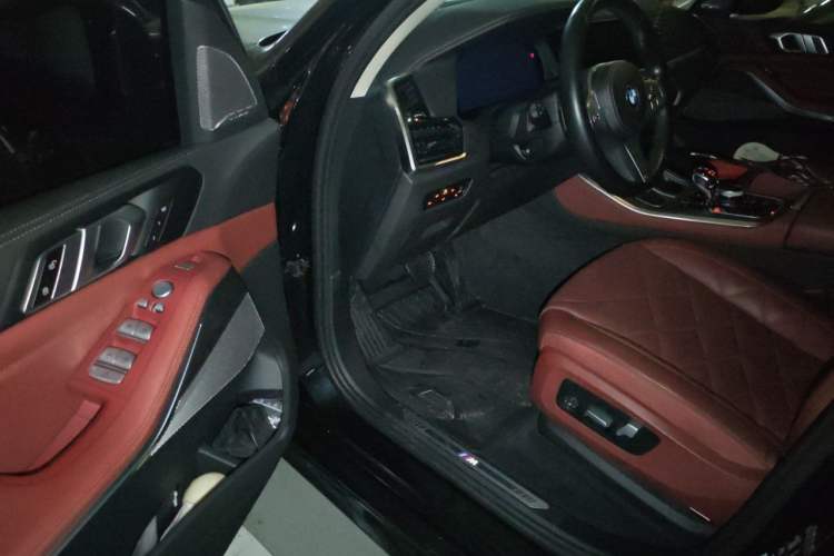 Used BMW X5 2022 Restyled xDrive 30Li Luxury Version M Sport Package Driver Seat