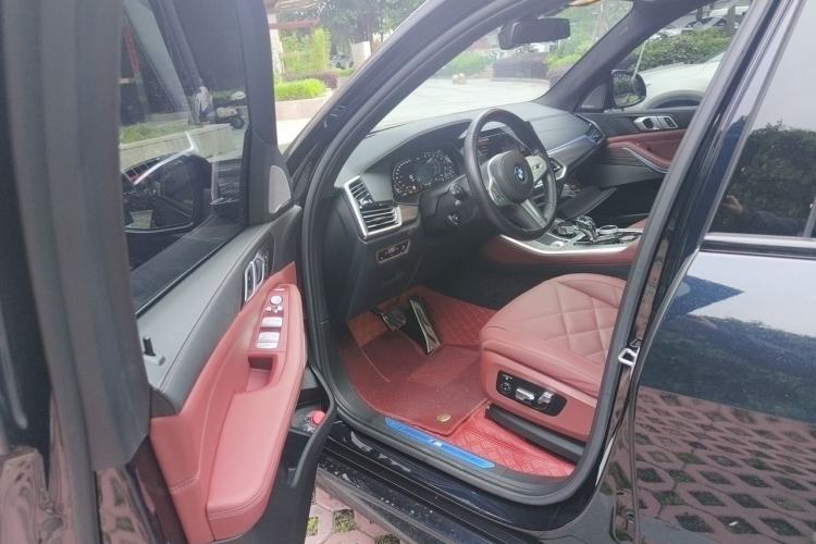 Used BMW X5 2022 Restyled xDrive 40Li M Sport Package Driver Seat