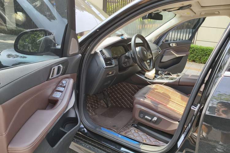 Used BMW X5 2022 xDrive 30Li Luxury M Sport Package Driver Seat