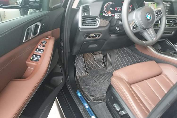 Used BMW X5 2022 xDrive40i M Sport Package Driver Seat