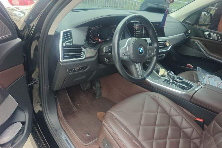 Used BMW X5 2022 Restyled xDrive 30Li Luxury Version M Sport Package Driver Seat