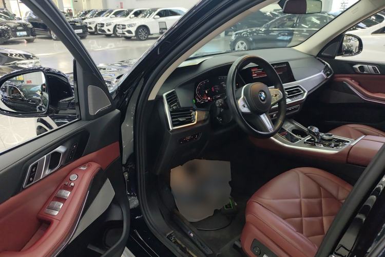 Used BMW X5 2022 Restyled xDrive 30Li Luxury Version M Sport Package Driver Seat