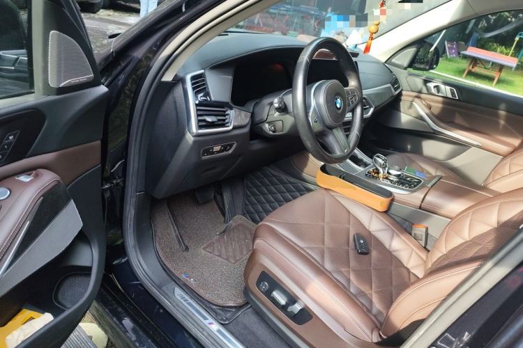 Used BMW X5 2022 Restyled xDrive 30Li Luxury Version M Sport Package Driver Seat