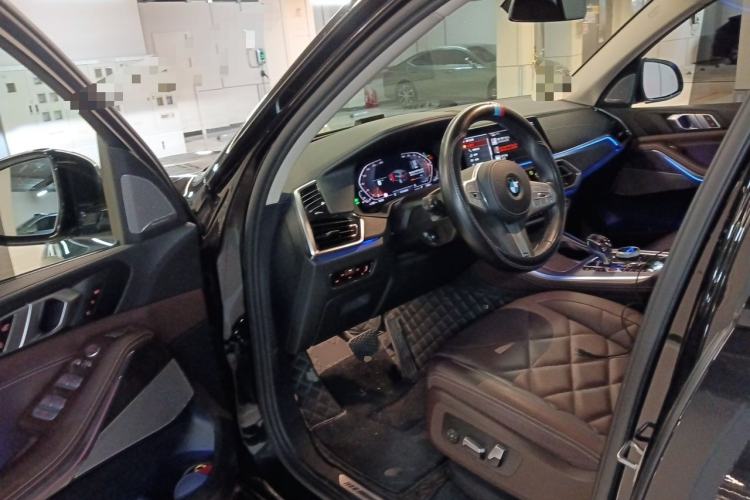Used BMW X5 2022 Restyled xDrive 30Li Luxury Version M Sport Package Driver Seat