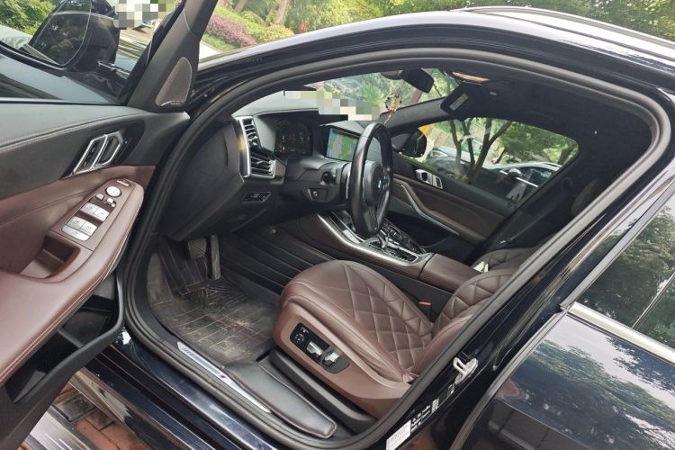 Used BMW X5 2022 Restyled xDrive 40Li M Sport Package Driver Seat