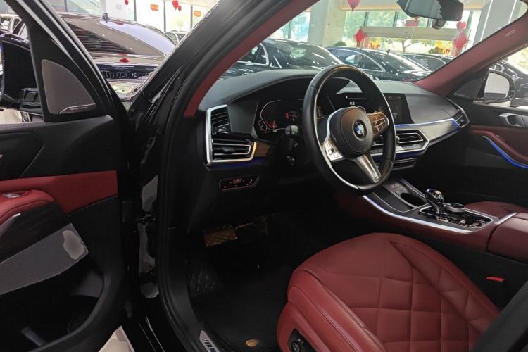 Used BMW X5 2022 Restyled xDrive 40Li M Sport Package Driver Seat
