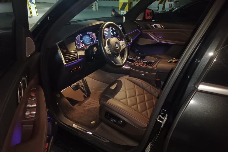 Used BMW X5 2022 Restyled xDrive 40Li M Sport Package Driver Seat